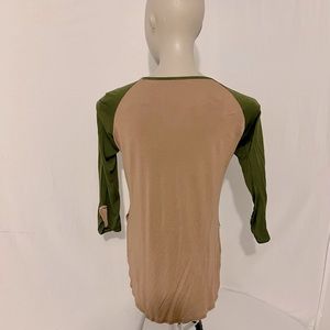 Women’s 3/4 sleeve top size L